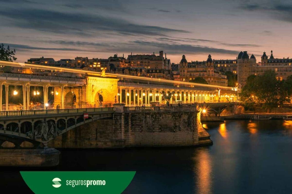 Paris à noite: veja o que fazer para aproveitar ao máximo a capital