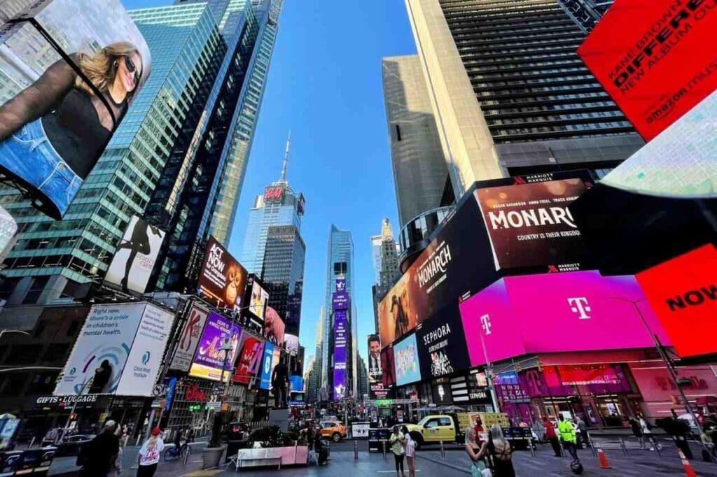 Foto de avenida movimentada em Manhattan