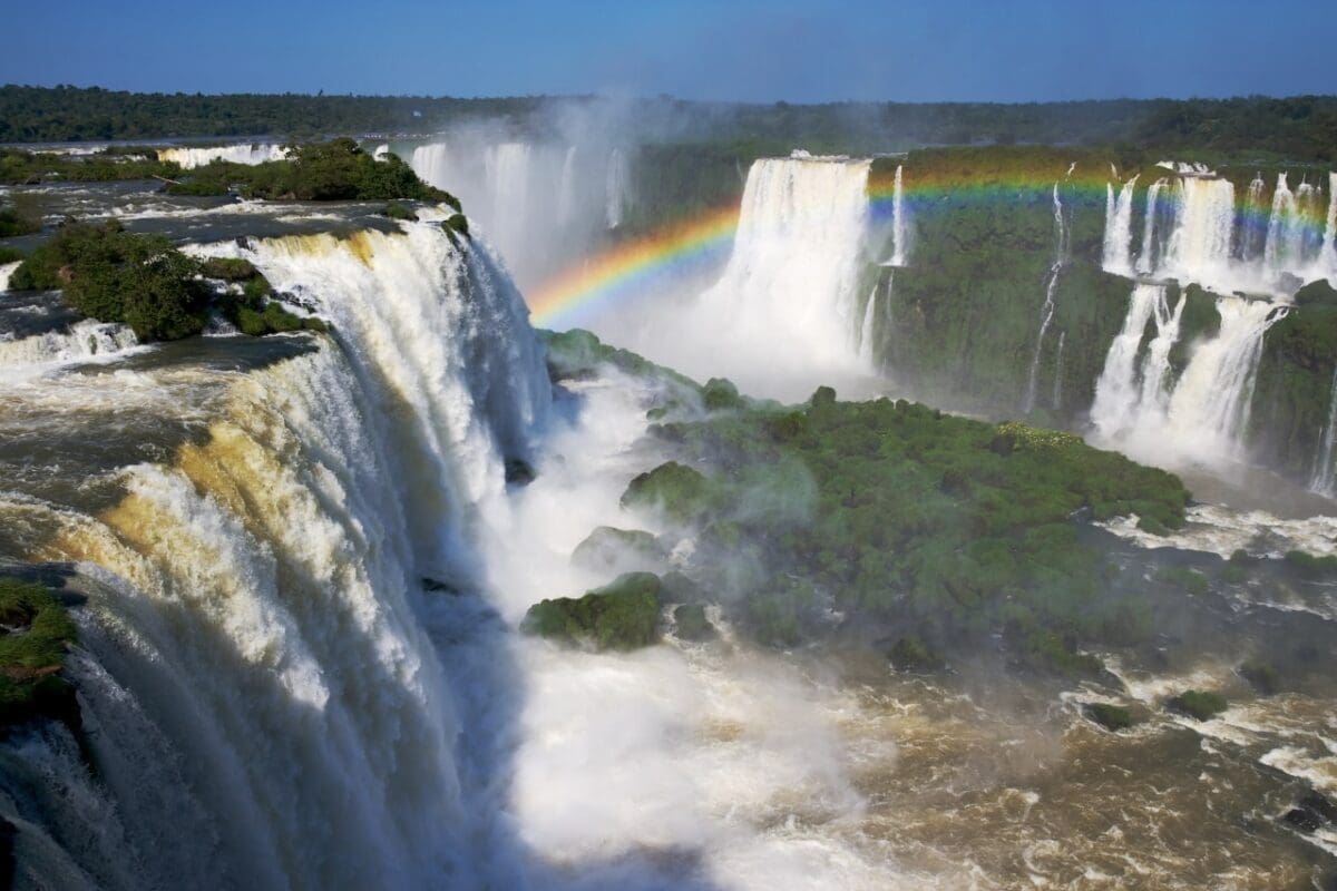 Cataratas do Iguaçu: veja aqui onde fica, como encontrar hotéis e pontos turísticos