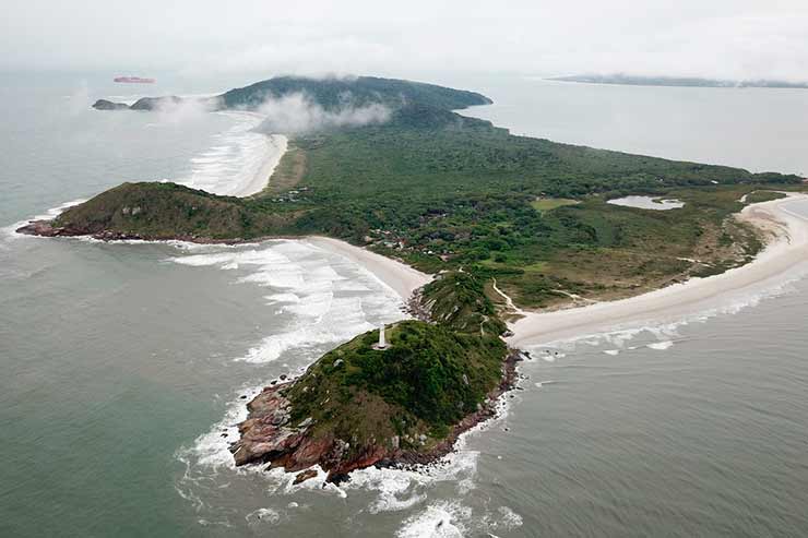 O que fazer na Ilha do Mel: onde fica, como chegar e o que levar numa viagem