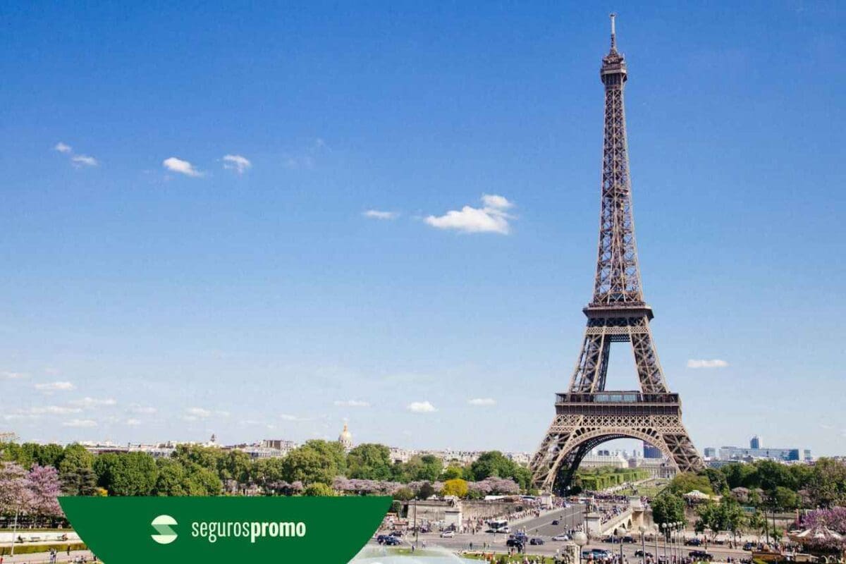 Torre Eiffel: um dos pontos turísticos mais famosos do mundo