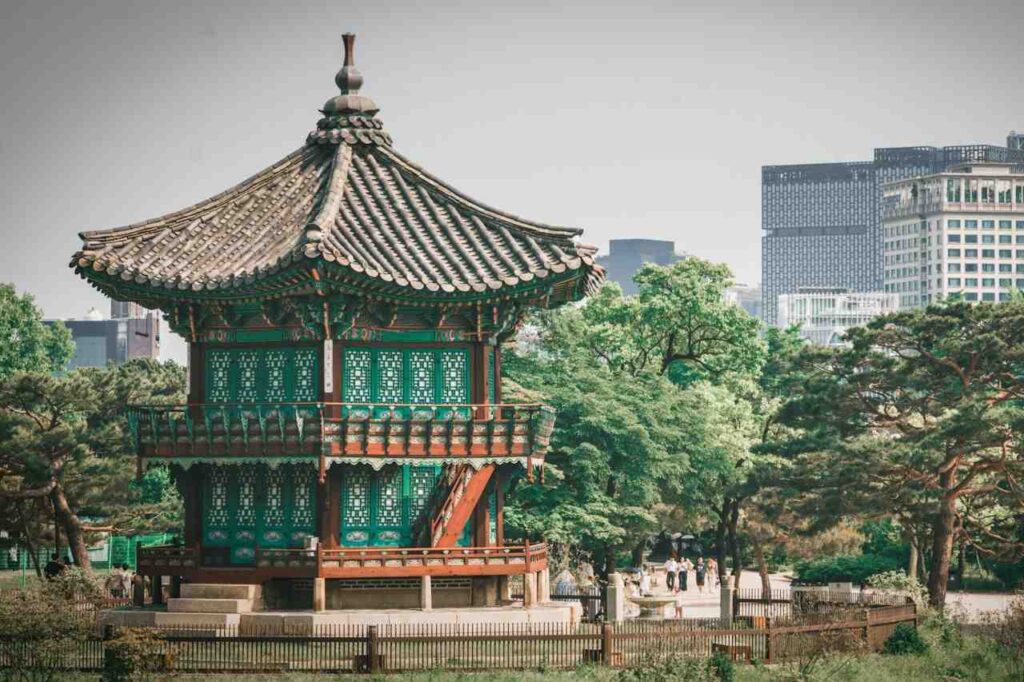 Foto de um edifício histórico da cidade de Seul
