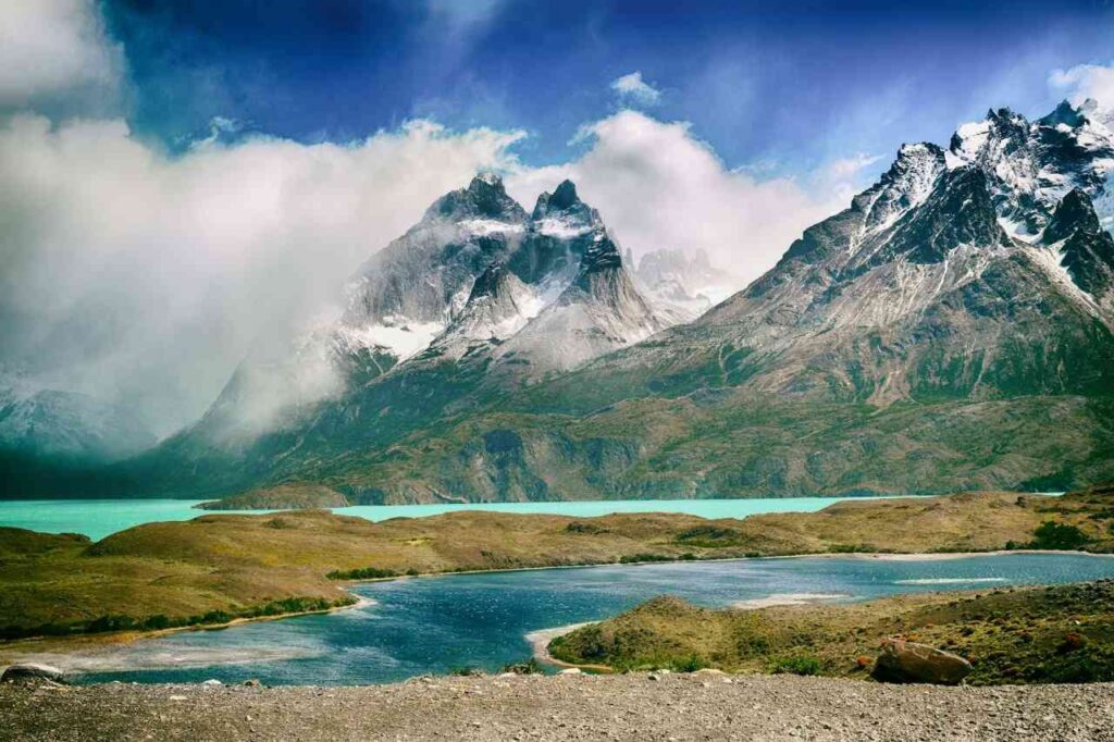 Foto de montanhas e lago do Parque Nacional de Torres del Paine